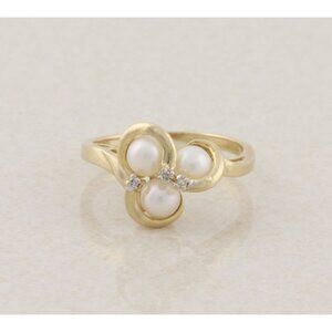 10k Yellow Gold Freshwater Pearl & Diamond Ring Size 7